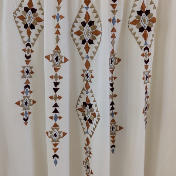 Ruby Rd. Cream Blouse with Geometric Embroidery - Picture 3 of 8